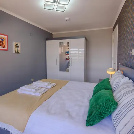 Maxihomes Hadrian Apartment *