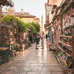 Maxihomes & Cozy By Hadrian Gate *