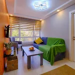 Maxihomes & Cozy By Hadrian Gate *