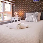 Διαμέρισμα Maxihomes & Cozy By Hadrian Gate *