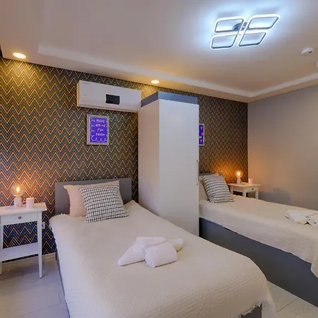 Maxihomes Near Hadrian Gate & Beach, With Sea Views *