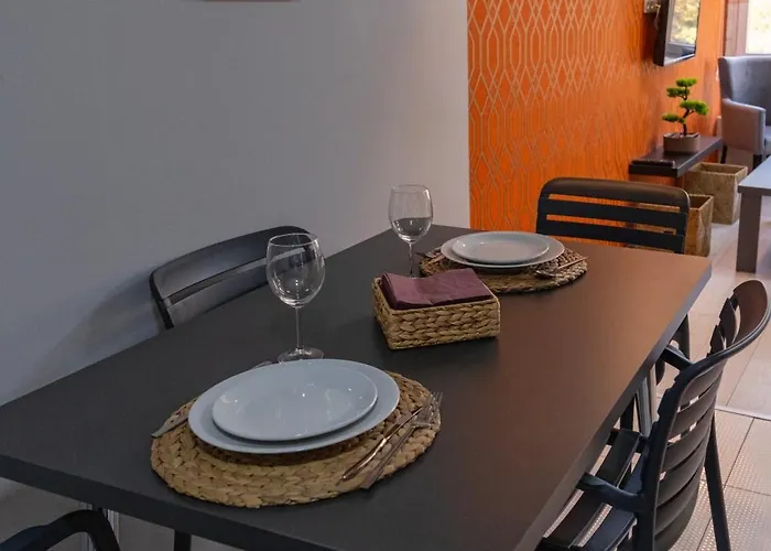 Maxihomes & Cozy By Hadrian Gate
