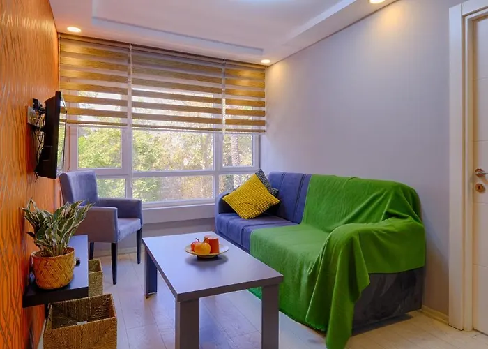 Maxihomes & Cozy By Hadrian Gate *