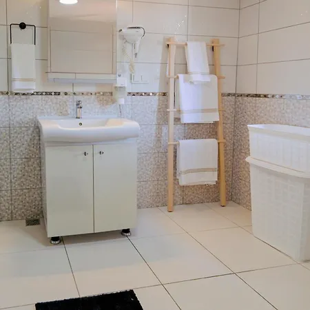 Maxihomes Near Hadrian Gate & Beach, With Sea Views