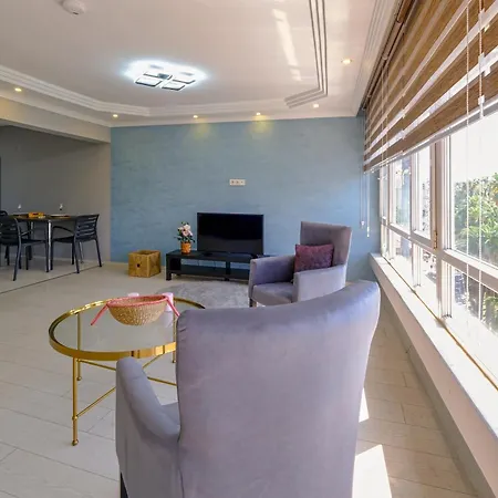 Maxihomes & Cozy By Hadrian Gate Апартаменты *