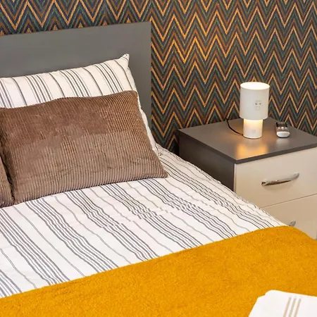 Maxihomes & Cozy By Hadrian Gate